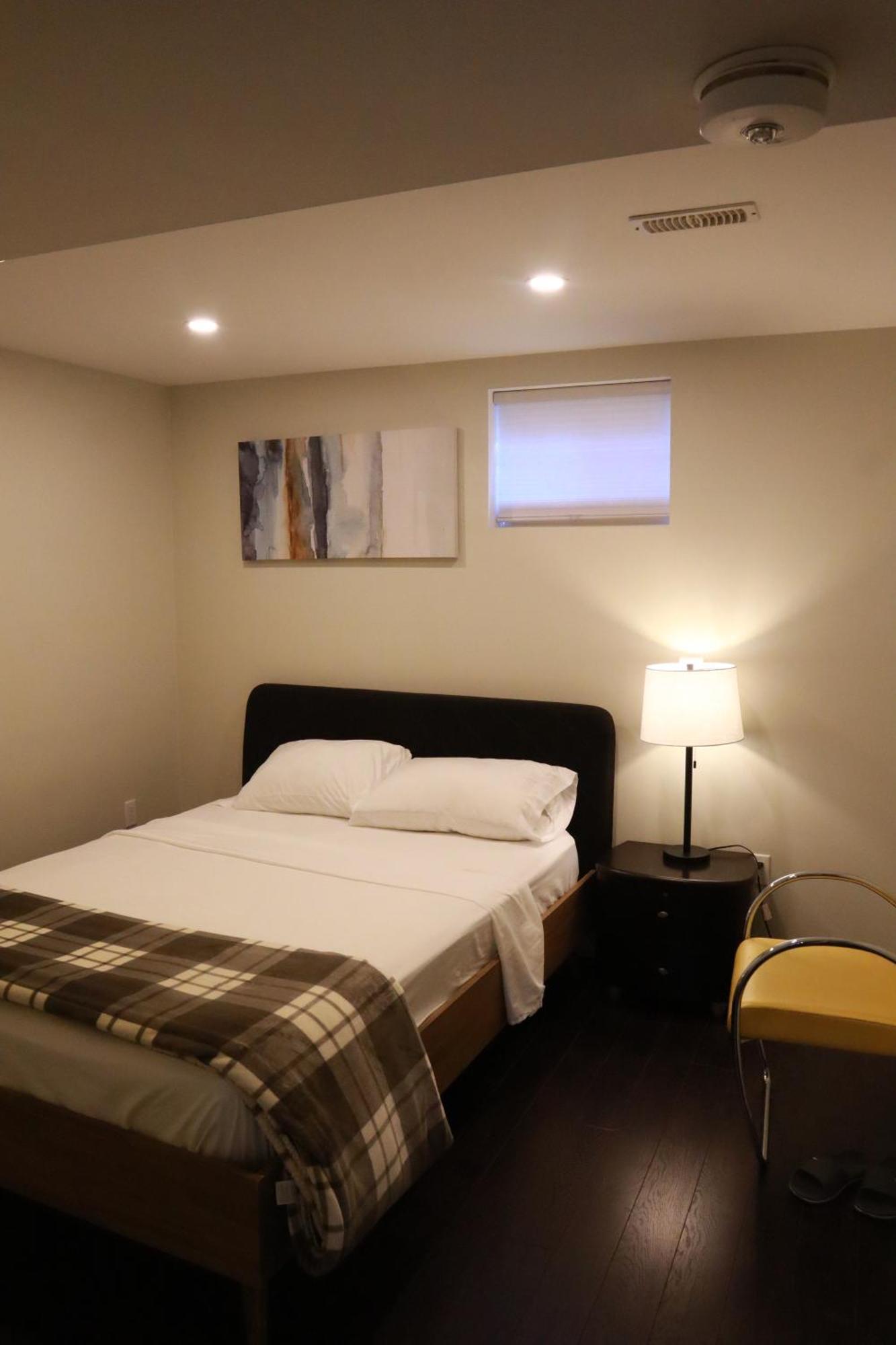 Stunning Furnished 2Bedroom/2Washroom Apartment ブランプトン エクステリア 写真