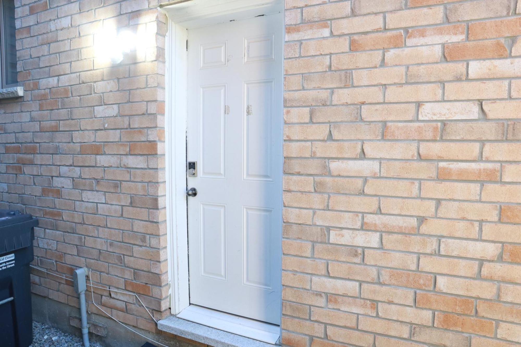 Stunning Furnished 2Bedroom/2Washroom Apartment ブランプトン エクステリア 写真
