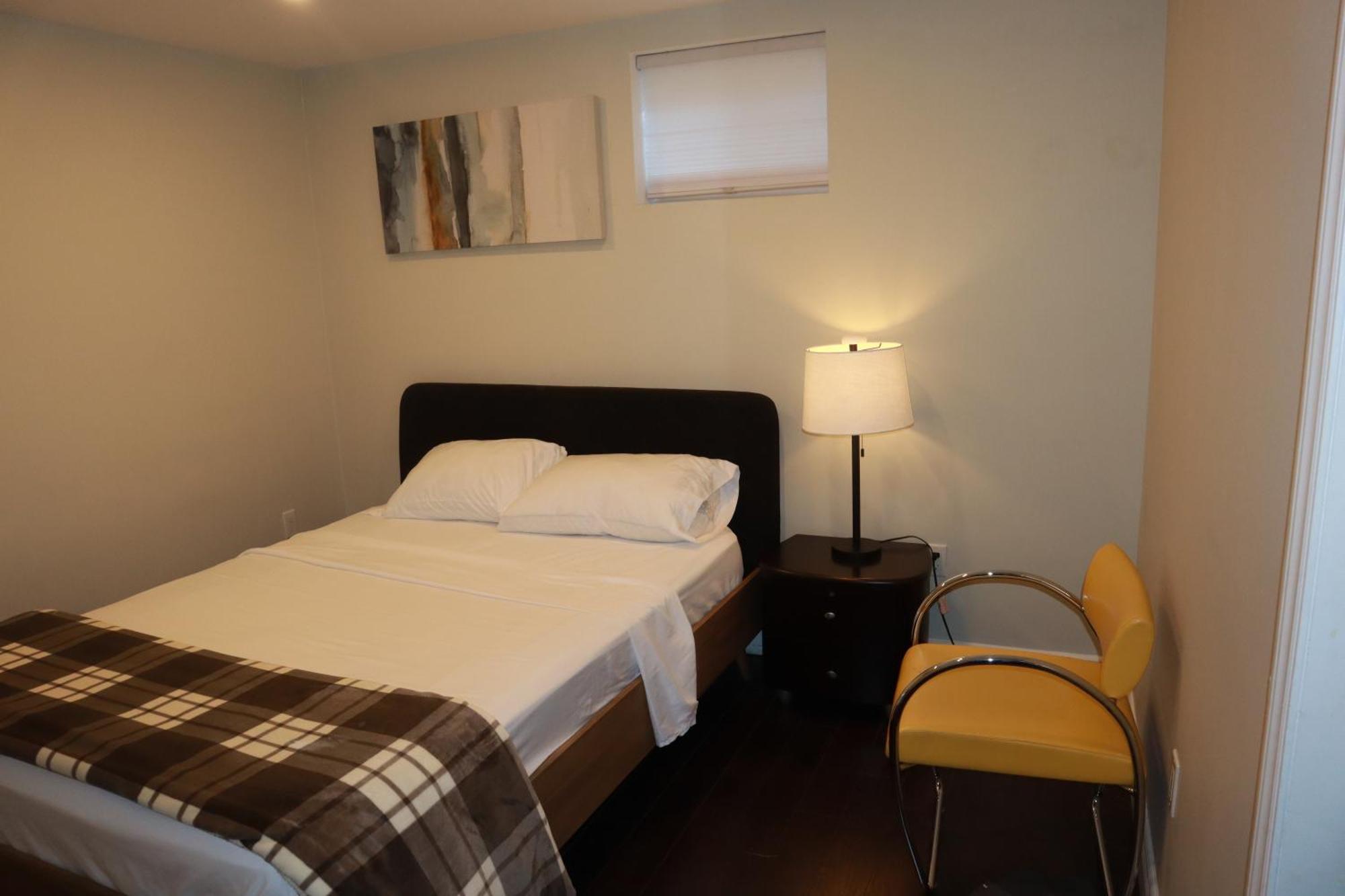 Stunning Furnished 2Bedroom/2Washroom Apartment ブランプトン エクステリア 写真