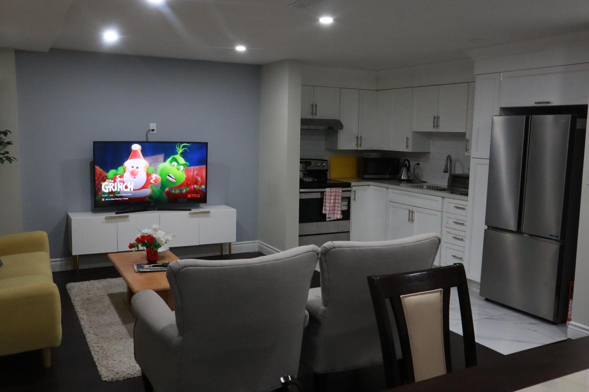 Stunning Furnished 2Bedroom/2Washroom Apartment ブランプトン エクステリア 写真