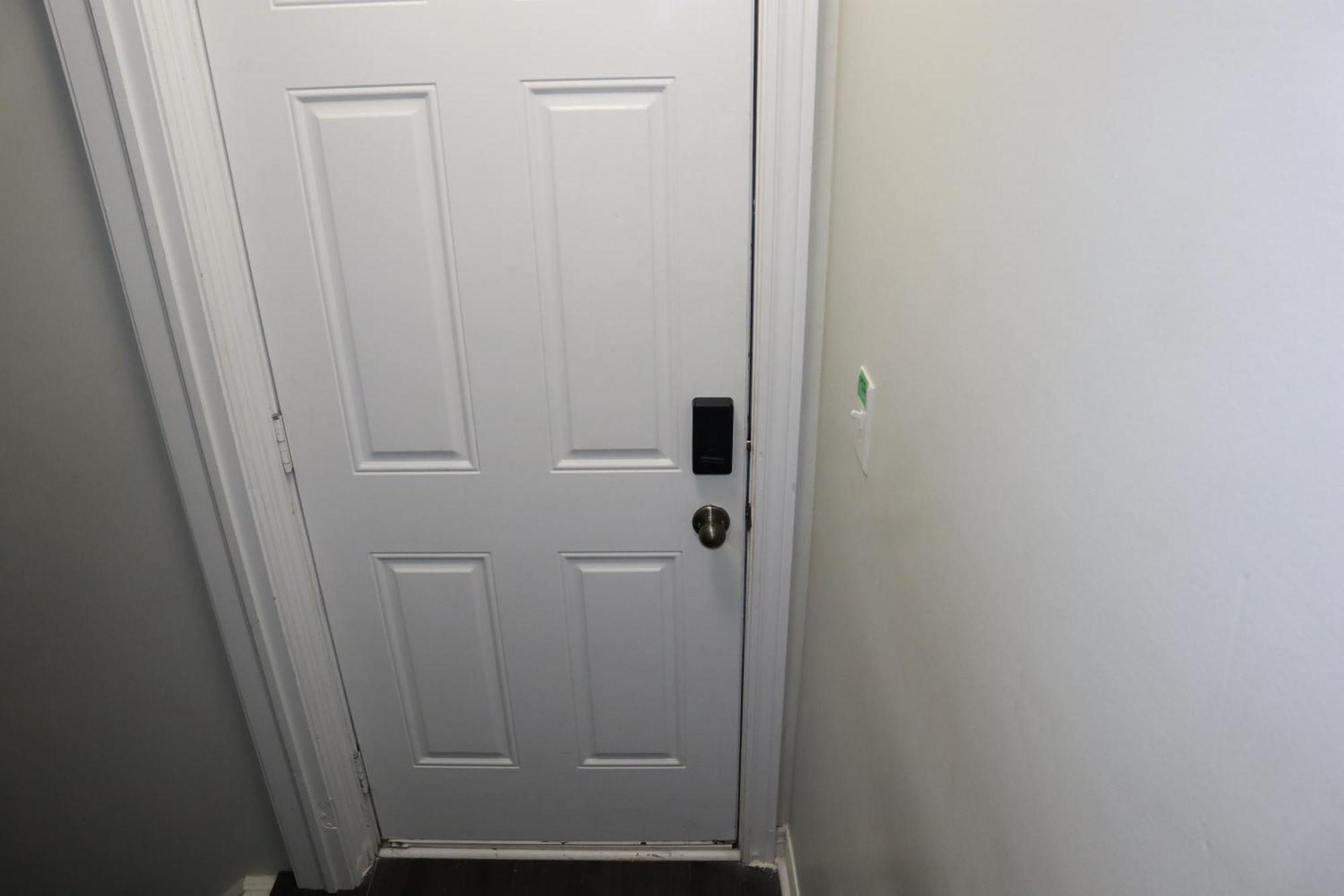 Stunning Furnished 2Bedroom/2Washroom Apartment ブランプトン エクステリア 写真