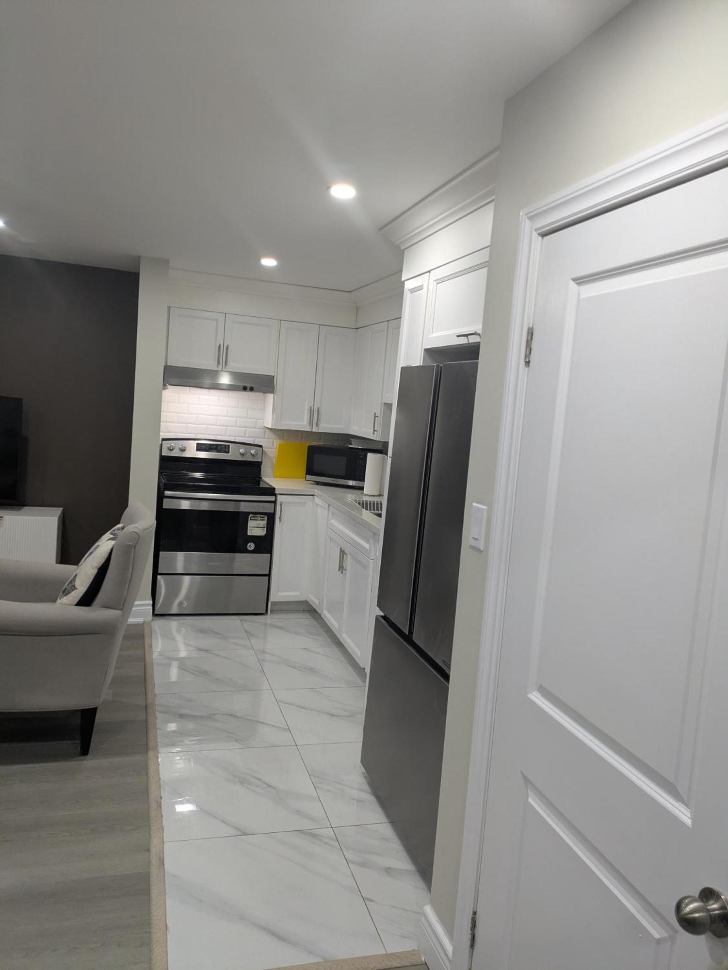 Stunning Furnished 2Bedroom/2Washroom Apartment ブランプトン エクステリア 写真